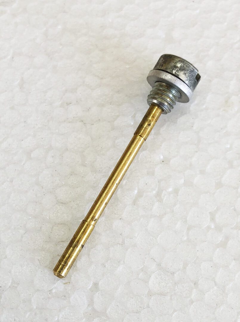 FLOAT SPINDLE SCREW (1042-0524)
