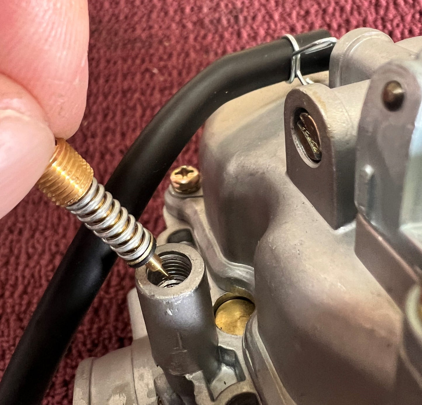 ADJUSTING SCREW AY., FUEL MIXTURE (1042-0945)