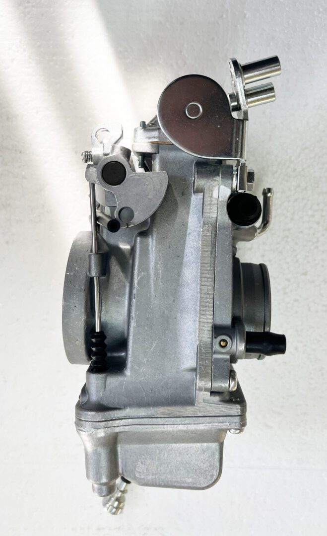 A close up of the front end of an engine